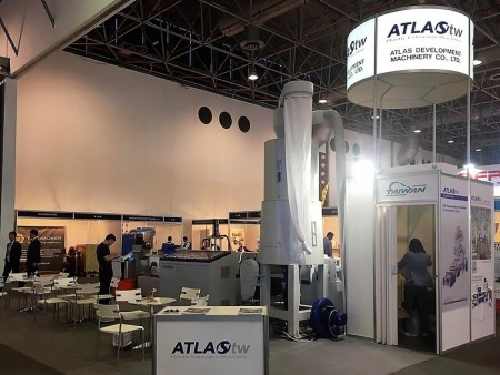 Mesin daur ulang plastik Jenis Pengumpanan Sisi WPF ATLAS di Plastivision Arabia 2017