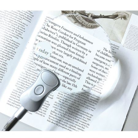 2x/ 4x bifocal lighted lamp magnifier for reading