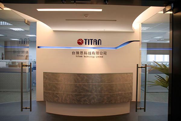 TITAN은 냉각기 산업을 설립하고 RV 환기 솔버를 계속해서 만듭니다.