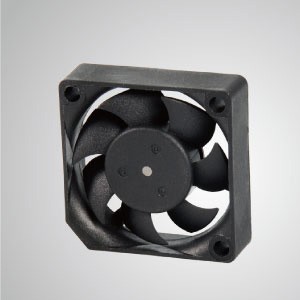 Ventilador de refrigeración de CC con serie de 35 mm x 35 mm x 10 mm - TITAN- Ventilador de enfriamiento de CC con ventilador de 35 mm x 35 mm x 10 mm, proporciona tipos versátiles para las necesidades del usuario.