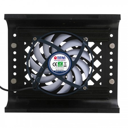 Ventilateur intégré de 90 mm pour évacuer la chaleur et réduire efficacement la température de votre appareil.