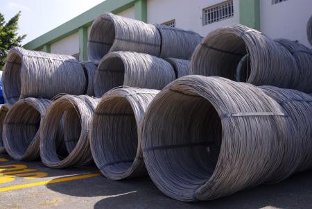 Rostfri ståltråd enligt AISI och SUS standard - Strikt inspektion av råvaruleverantör och med hög kvalitet på valstråd i rostfritt stål.