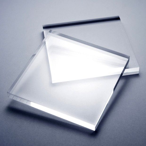 Feuille acrylique transparente
