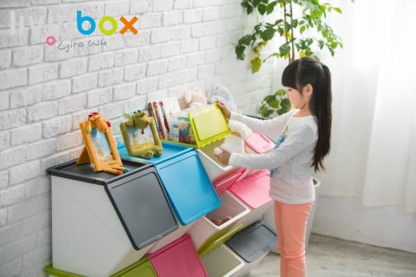 Cubo de almacenamiento apilable con tapa abatible, 13L | Soluciones de