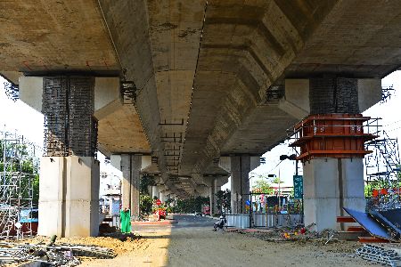 Reforço de vigas de concreto de rodovias por fixação de âncoras epóxi