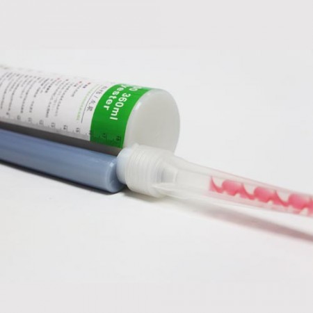 Chemická kotva s injekční stříkačkou o objemu 360 ml se směšovací trubicí