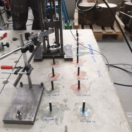Epoxy resin anchor bolts pull out testing