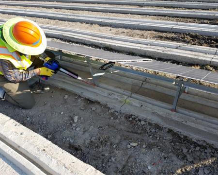 Chemické kotvicí lepidlo pro upevnění betonových kolejí