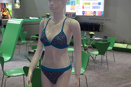 Swimwear foam material with fashion design and low water absorption function