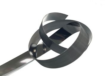 塑膠射出鉤黏扣帶 - 射出鉤黏扣帶，鉤型細緻，排列均勻，外觀質感佳，超輕超薄超強橫向拉力。