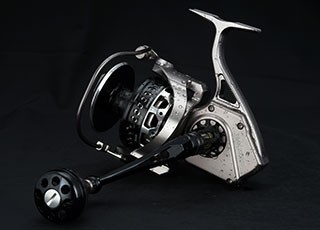 Carp Coarse Fishing * Fixed Spool Okuma Aventa Baitfeeder Spinning Reel 6000 