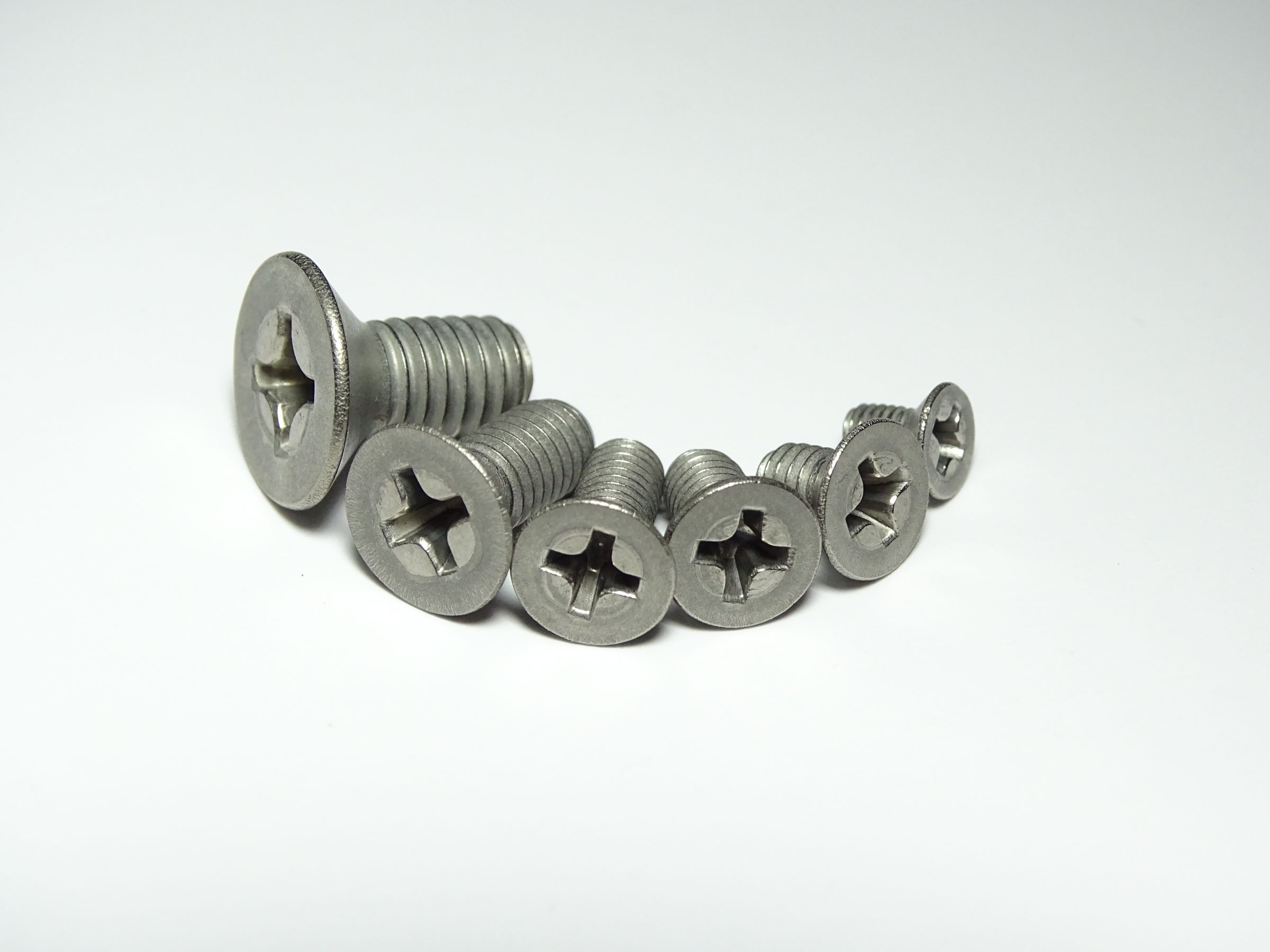 DIN965 | ผู้ผลิตสกรูหัวแบนไทเทเนียมฟิลิป | Feng Yi Steel Co., Ltd.