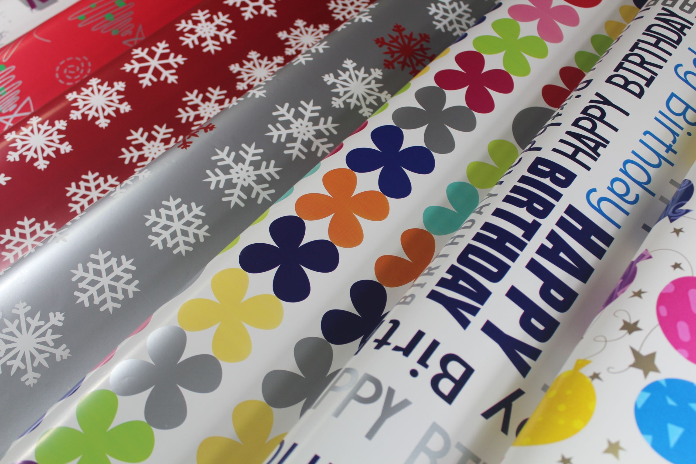 80gram art gift wrapping paper printed with everyday designs for presents wrapping for all occasions.