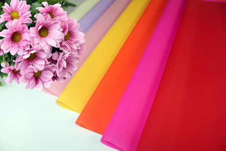 Película BOPP con envoltura de flores impresas en color mate y envoltura de regalos - Envoltura de flores BOPP de celofán impresa en color opaco en rollo y hoja