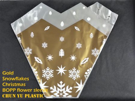 Snowflakes Christmas BOPP flower sleeve in gold color