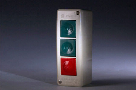Shihlin Electric दबाने वाला बटन