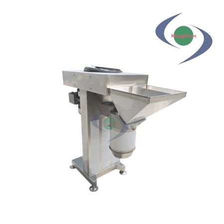 Stainless Steel Large Crusher (2HP, DC 220V, 380V) - The vegetable crusher can mince many kinds of food to pieces and mud.