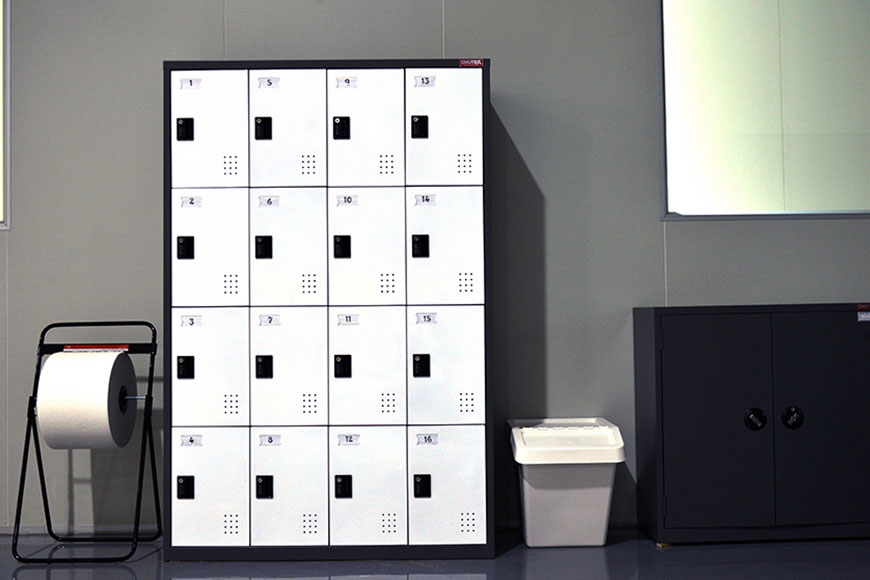 With so many sizes, SHUTER digital lockers can be customized to any space.