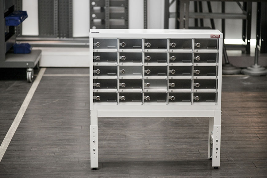 Optional flexible legs make SHUTER's digital lockers even more convenient.