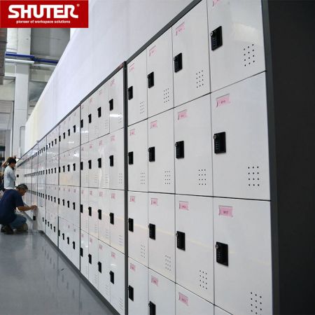 SHUTER metal storage locker in exhibition