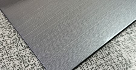 Stainless Scratch Silver Laminated Metal - Stainless Scratch Silver Laminated Metal laminated metal plate that reflects metallic luster, with a surface like a real hairline metal texture