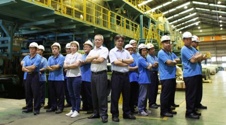 Lienchy层压金属的创新研发团队