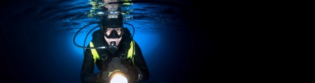 Diving Flashlight - Waterproof Flashlight for use under Deep Water