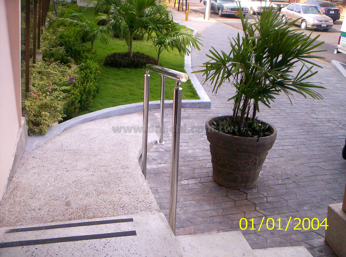 Handrail and Balusters Story for Policlinica Mar