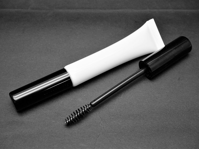 PE Lip Gloss Tube Packaging with Brush, Diameter 16mm Customized Tube Length