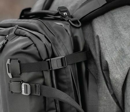 Compression straps for backpacks