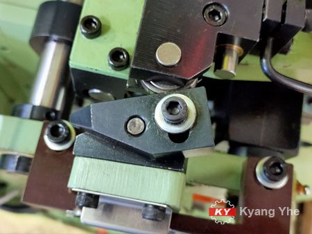 KY Wide Narrow Jacquard Loom Ersatzteile für Nadeleinstellplatte.